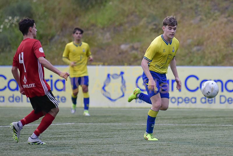 Fotos: El juvenil B de la UD Las Palmas logra su vigésima victoria