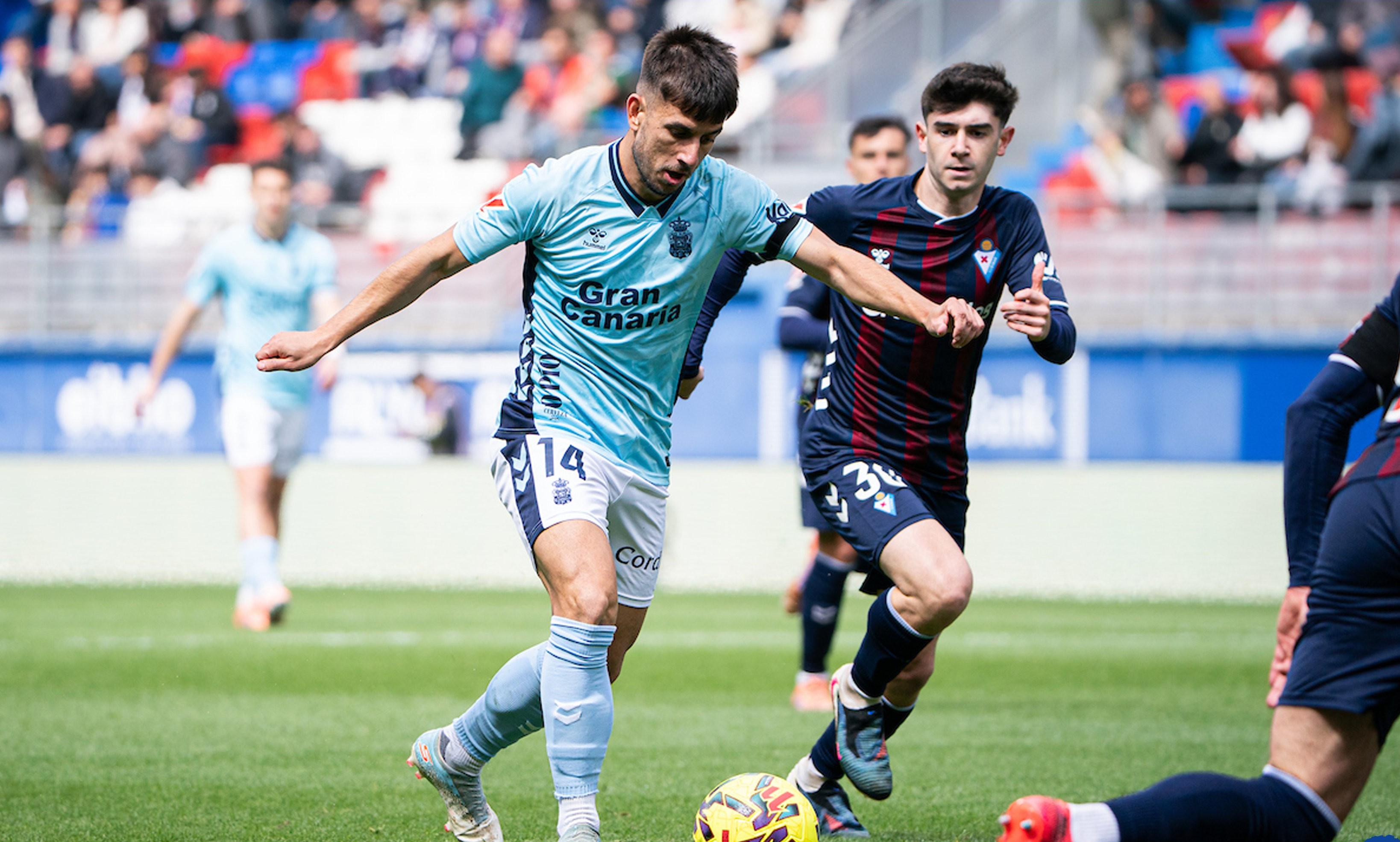 3-1: Las Palmas admite al Eibar un partido alocado y cae en Ipurúa