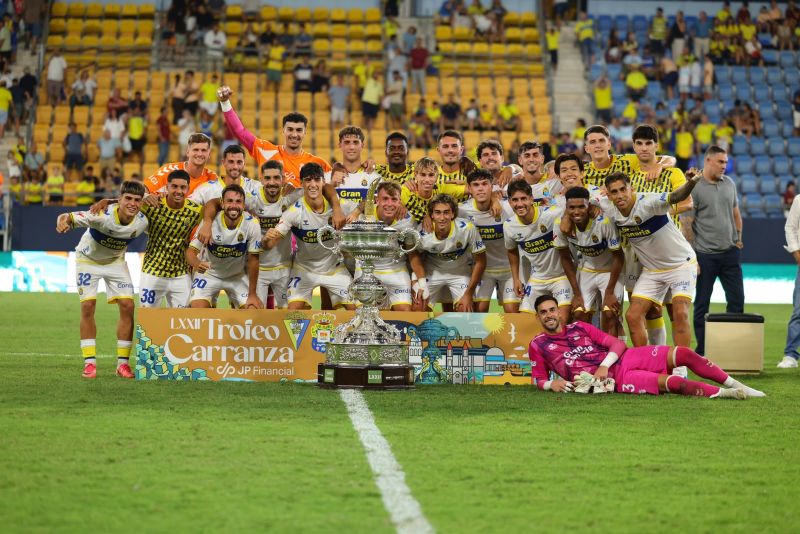 1-3: La UD muestra su mejor perfil del verano conquistando el Trofeo Carranza