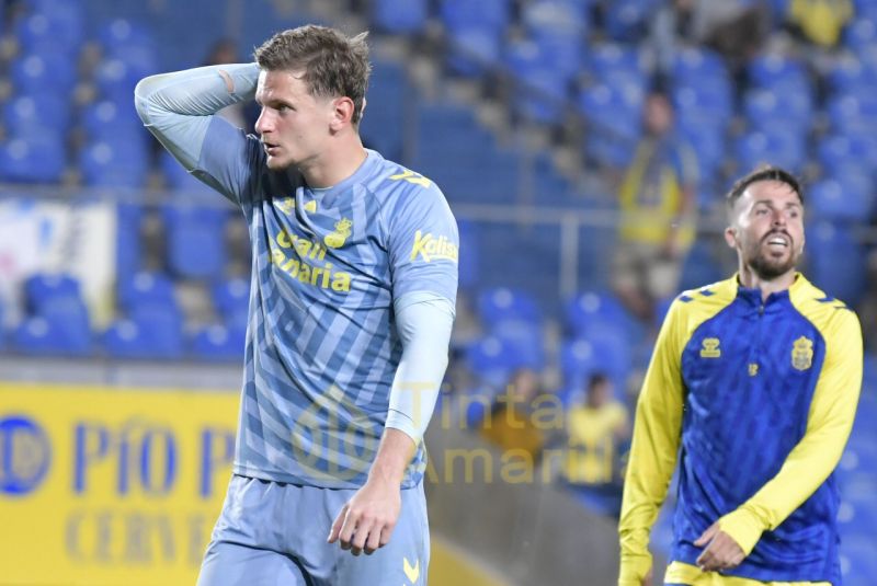 La UD y Al Wasl comunican el traspaso del portero Horkas