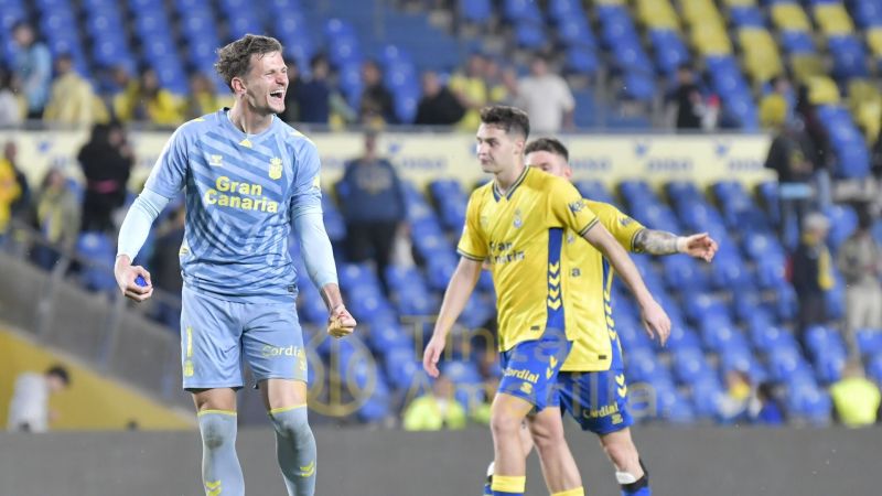 1-0: Los paradones de Horkas dan brillo al valioso gol de Ale García