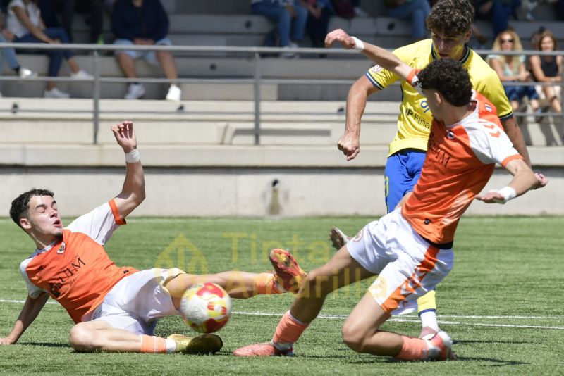 Fotos: El juvenil de la UD vence 2-0 y se aproxima un poco más a su objetivo