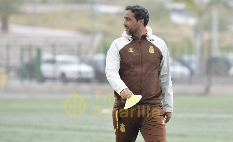 Raúl Martín pide a su plantilla no dejarse nada ante el Real Madrid C