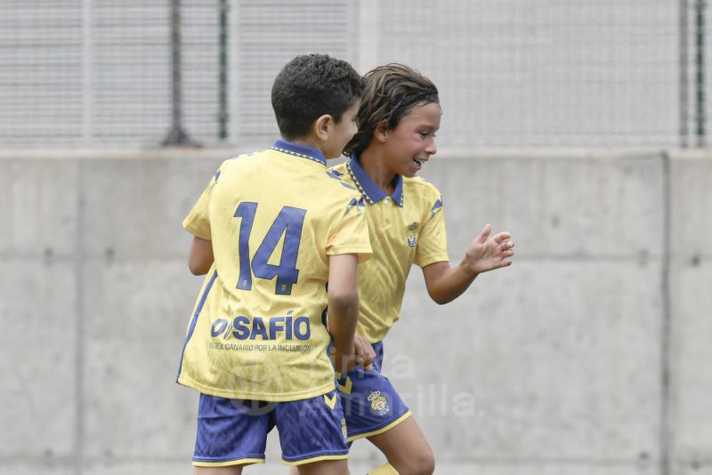 Fotos: El benjamín de la UD se pone en marcha