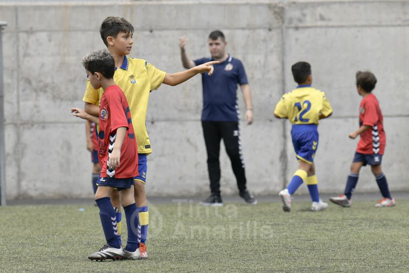 Fotos: El benjamín de la UD se pone en marcha