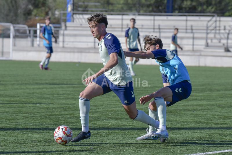 Fotos: Las Palmas Atlético y el juvenil de honor en su primer acto de 2025