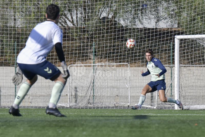 Fotos: Las Palmas Atlético y el juvenil de honor en su primer acto de 2025