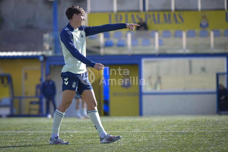 Fotos: Las Palmas Atlético y el juvenil de honor en su primer acto de 2025