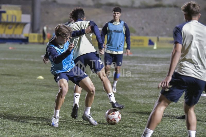 Fotos: La UD, en la recta final para su debut en la Copa juvenil