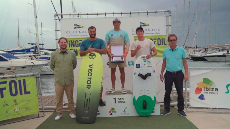 Canarias domina la Copa de España de wing foil