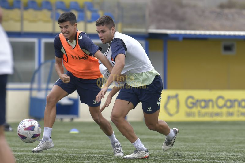 Fotos: Las Palmas C prepara la tercera etapa de su liga