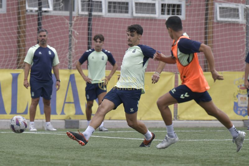 Fotos: Las Palmas C prepara la tercera etapa de su liga