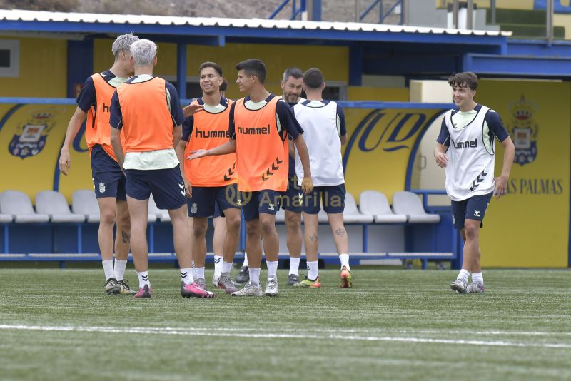 Fotos: Las Palmas C prepara la tercera etapa de su liga