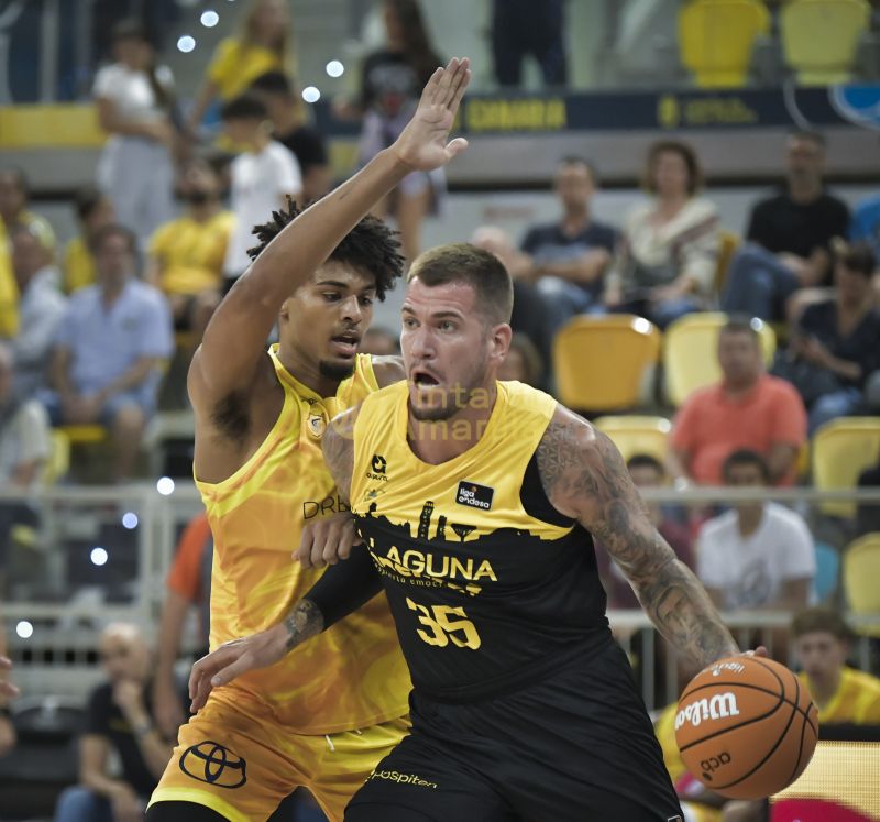 73-68: El Granca se lleva el primer derbi del verano