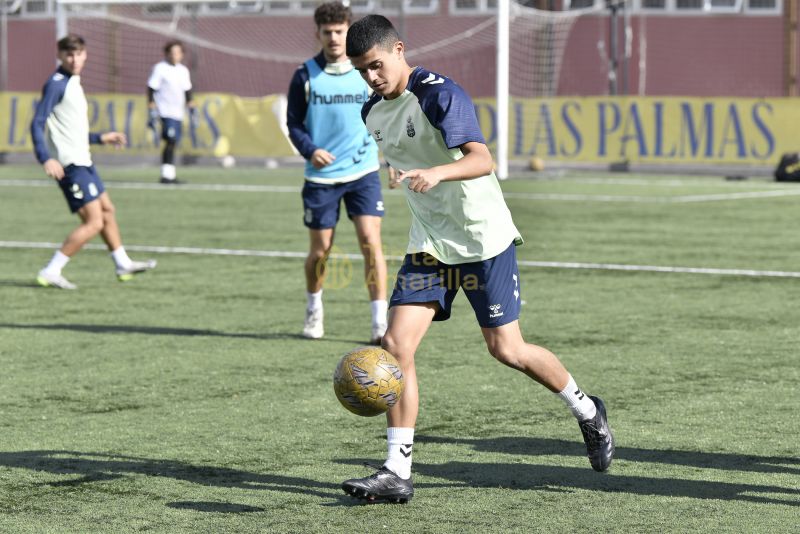 Fotos: Las Palmas C, con toga de juez de la Preferente