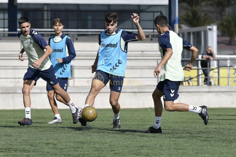Fotos: Las Palmas C, con toga de juez de la Preferente