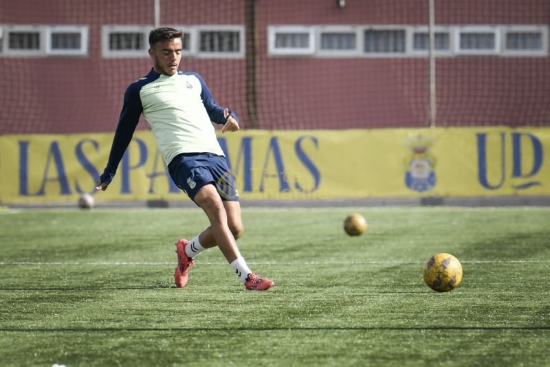 Fotos: Las Palmas C, con toga de juez de la Preferente