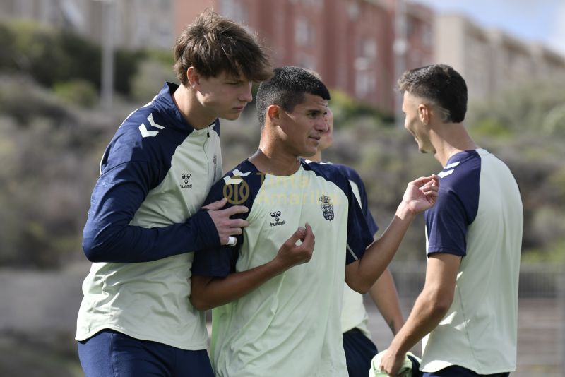 Fotos: Las Palmas C, con toga de juez de la Preferente