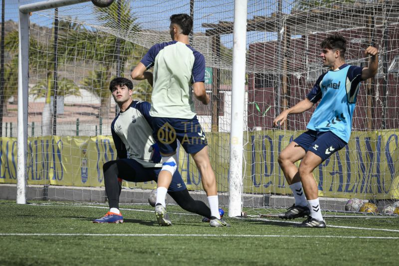 Fotos: Las Palmas C, con toga de juez de la Preferente