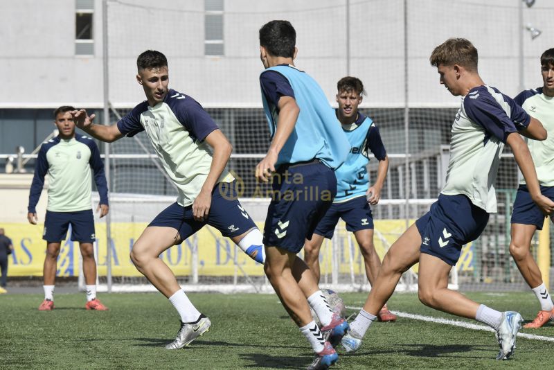 Fotos: Las Palmas C, con toga de juez de la Preferente