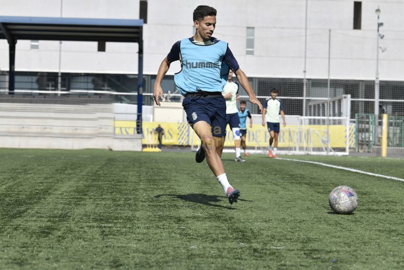 Fotos: Las Palmas C, con toga de juez de la Preferente