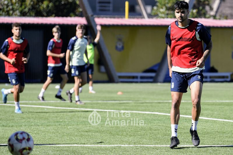 Fotos: El filial, con refuerzos, prepara la visita al Santa Úrsula