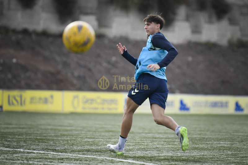 Fotos: Las Palmas C cuida su visita a Los Nidillos