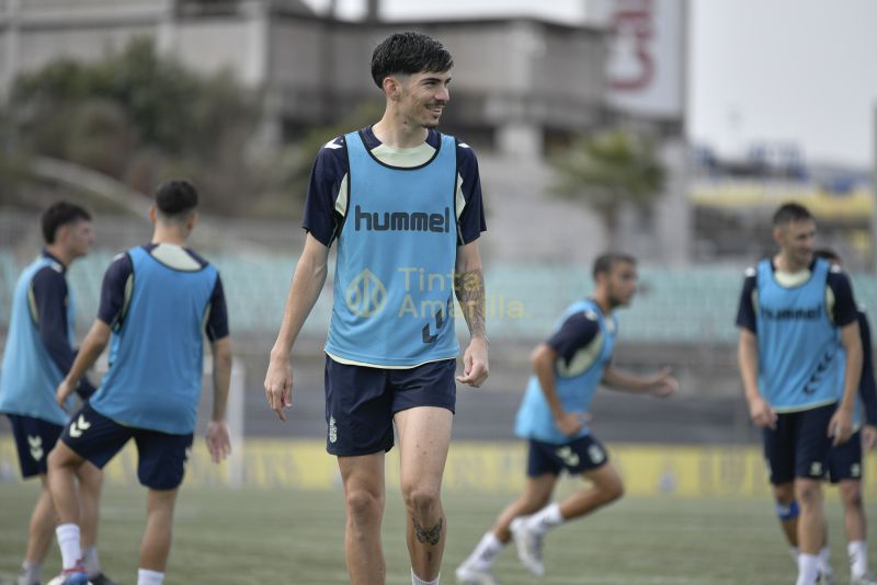 Fotos: Las Palmas C cuida su visita a Los Nidillos