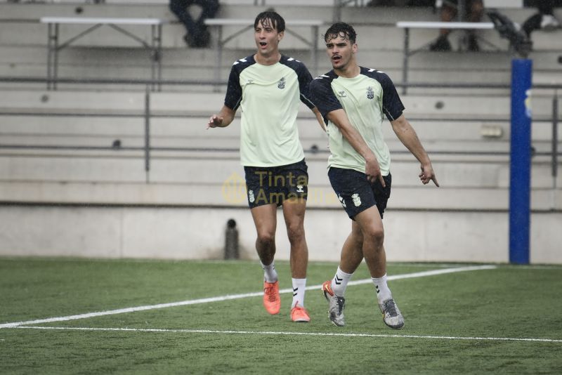 Fotos: Las Palmas C cuida su visita a Los Nidillos