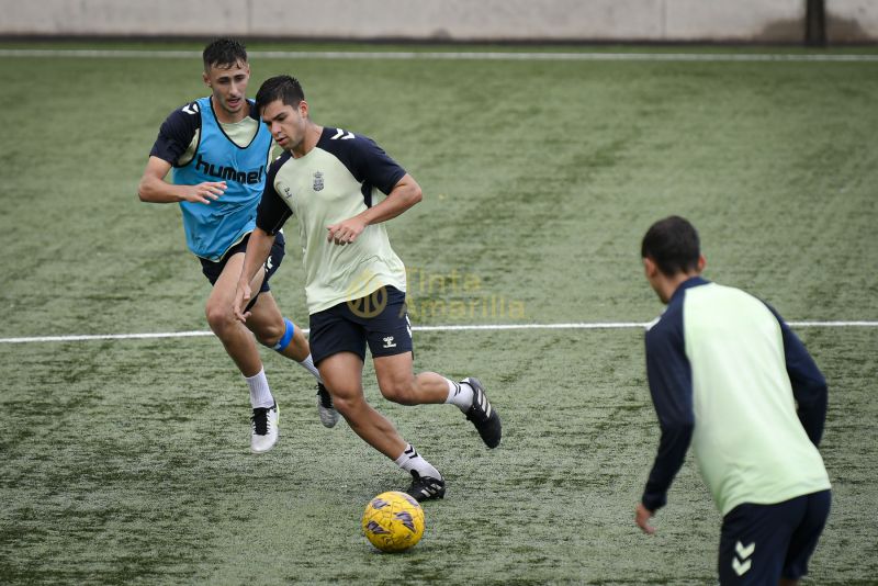 Fotos: Las Palmas C cuida su visita a Los Nidillos