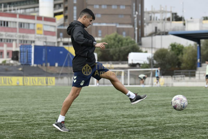 Fotos: Las Palmas C cuida su visita a Los Nidillos