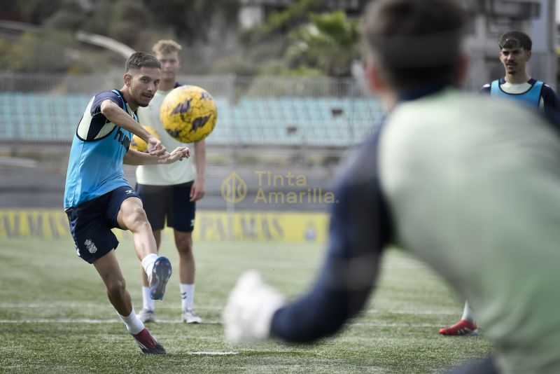 Fotos: Las Palmas C cuida su visita a Los Nidillos