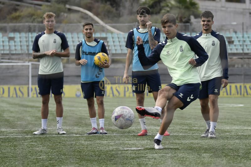 Fotos: Las Palmas C cuida su visita a Los Nidillos