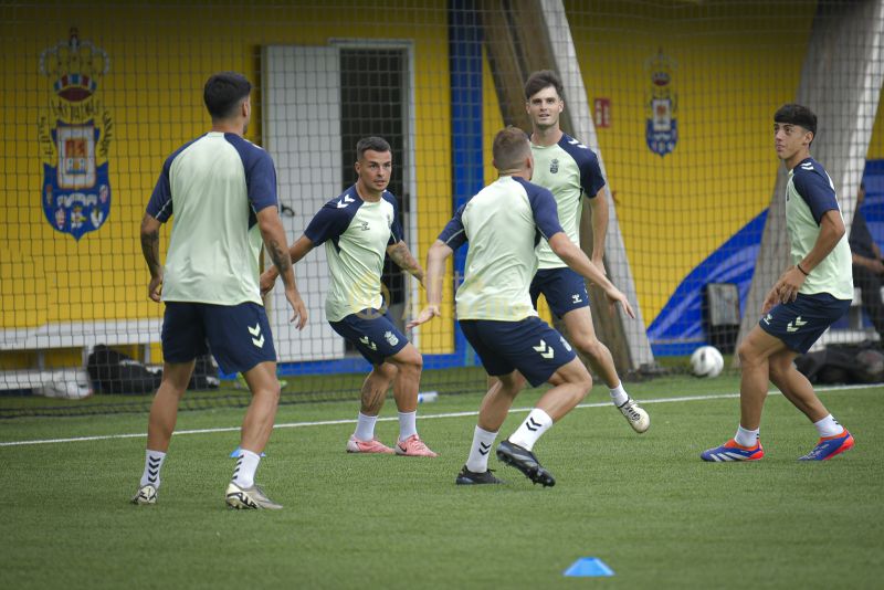 Fotos: Las Palmas Atlético, preparado para su estreno en la Liga