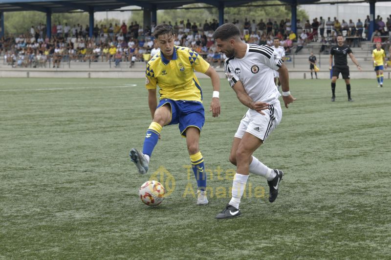 0-0: El filial frena ante un Arucas sólido y con un salvavidas