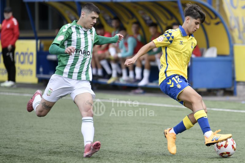 3-0: Las Palmas Atleti se hace grande como líder