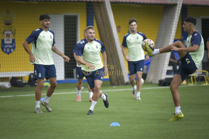 Fotos: Las Palmas Atlético, preparado para su estreno en la Liga