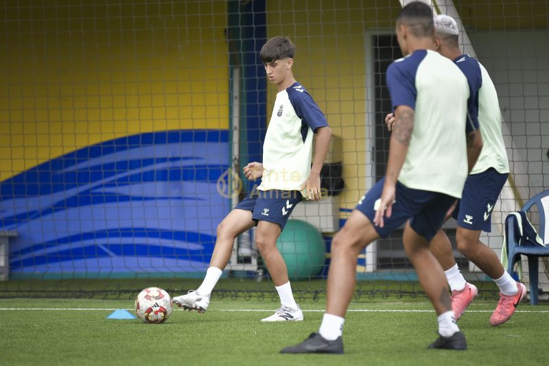 Fotos: Las Palmas Atlético, preparado para su estreno en la Liga