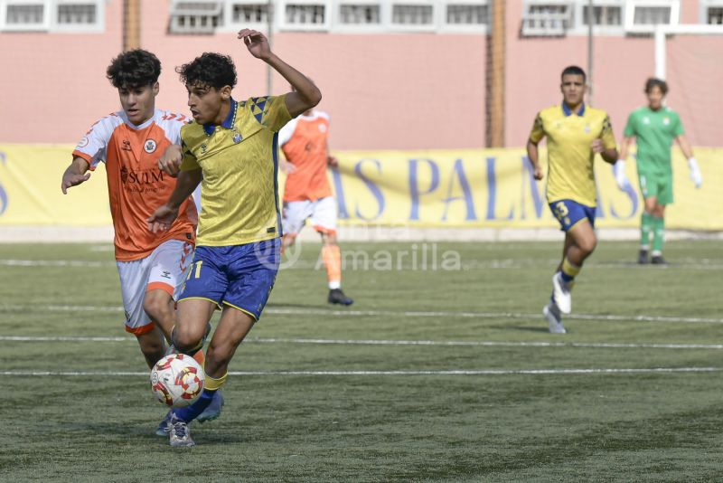 3-0: La UD vence en casa y amplía su brecha con el Tenerife