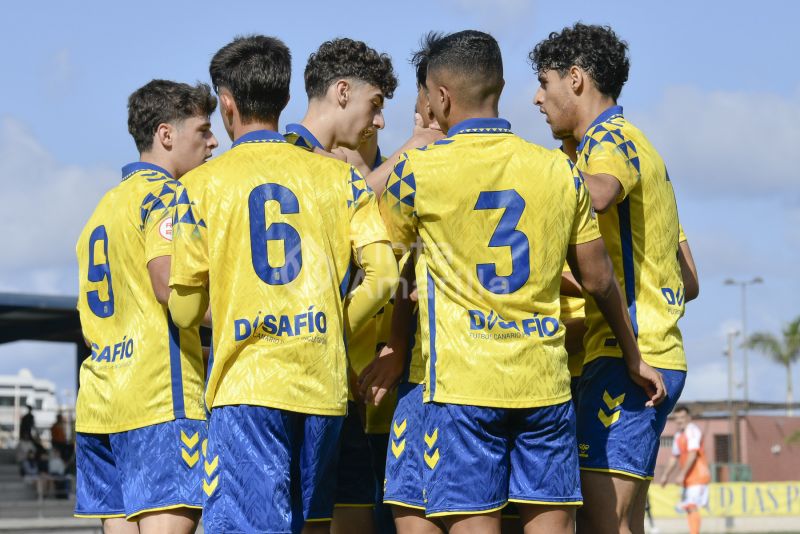 3-0: La UD vence en casa y amplía su brecha con el Tenerife