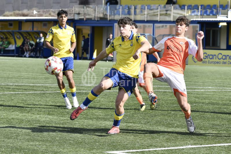 3-0: La UD vence en casa y amplía su brecha con el Tenerife