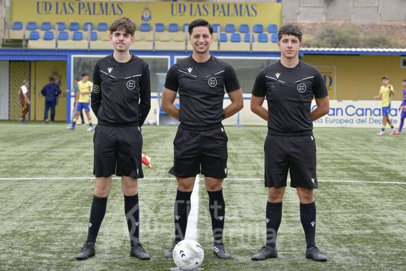 El duelo UD Las Palmas-CD Tenerife por el título regional se resuelve en la última jornada