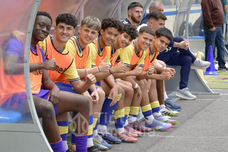 El duelo UD Las Palmas-CD Tenerife por el título regional se resuelve en la última jornada