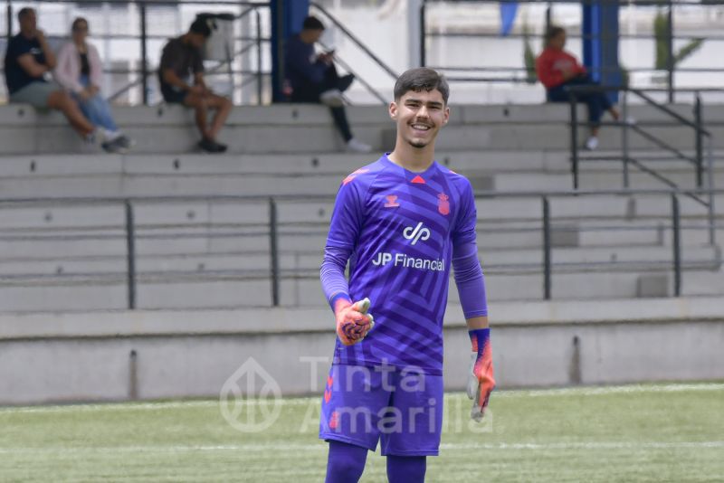 El duelo UD Las Palmas-CD Tenerife por el título regional se resuelve en la última jornada