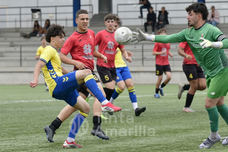 El duelo UD Las Palmas-CD Tenerife por el título regional se resuelve en la última jornada