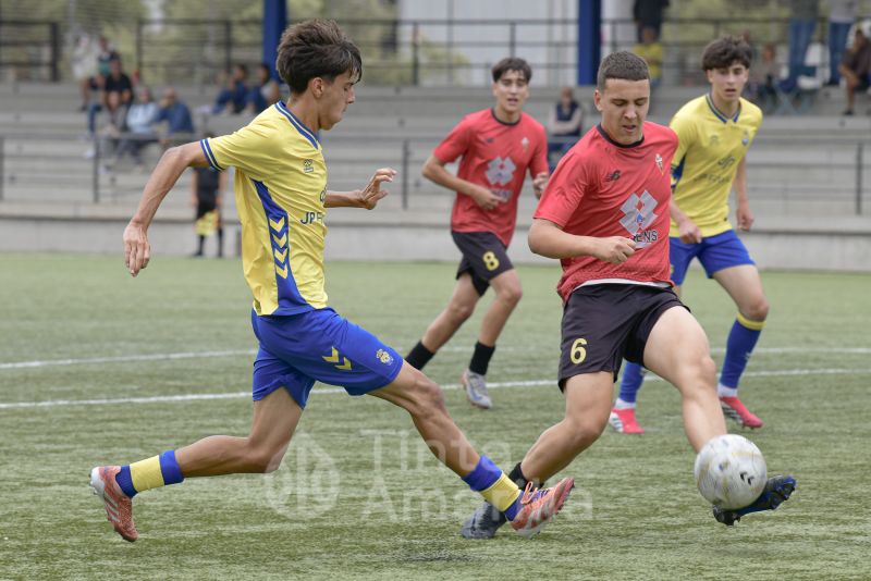 El duelo UD Las Palmas-CD Tenerife por el título regional se resuelve en la última jornada