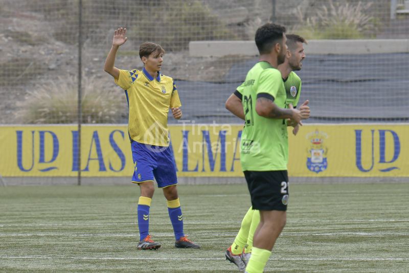 1-1: El Villaverde se le atraganta al líder Las Palmas C