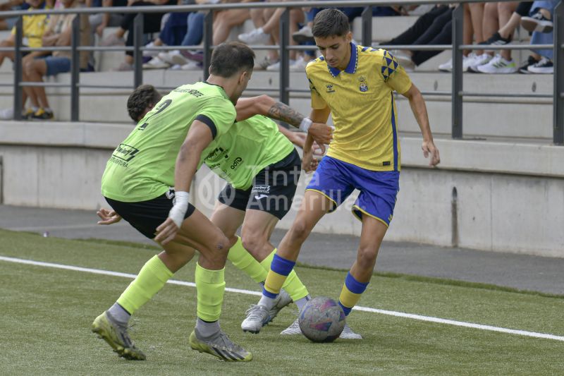 1-1: El Villaverde se le atraganta al líder Las Palmas C