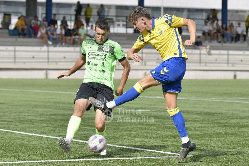 1-1: El Villaverde se le atraganta al líder Las Palmas C