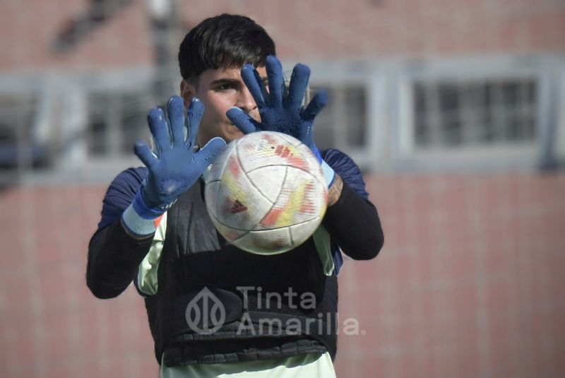 Fotos: El técnico de Las Palmas C insiste en lograr mayor precisión en ataque